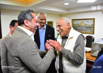 استقبال رئيس نادي الطيران داخل الزمالك