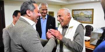 استقبال رئيس نادي الطيران داخل الزمالك