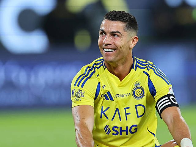 RIYADH, SAUDI ARABIA - MAY 07: Cristiano Ronaldo of Al Nassr reacts during the Saudi Pro League match between Al Nassr and Al Ittihad at Al-Awwal Park on May 07, 2025 in Riyadh, Saudi Arabia. (Photo by Abdullah Ahmed/Getty Images)