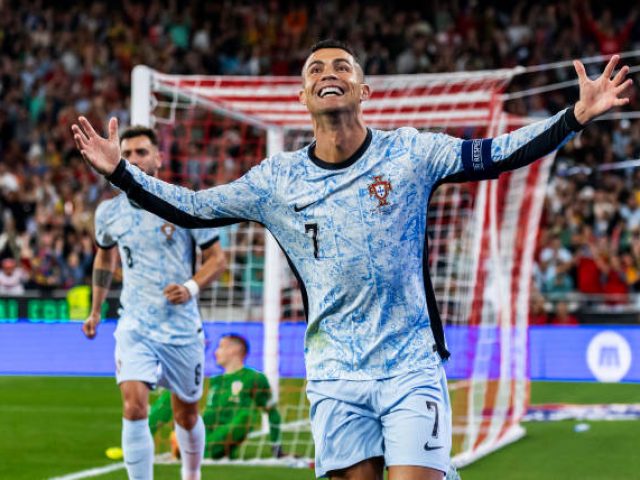 LISBON, PORTUGAL - SEPTEMBER 05: Cristiano Ronaldo of Portugal celebrates scoring his team's second goal during the UEFA Nations League 2024/25 League A Group A1 match between Portugal and Croatia at Estadio do Sport Lisboa e Benfica on September 05, 2024 in Lisbon, Portugal. (Photo by Carlos Rodrigues - UEFA/UEFA via Getty Images)